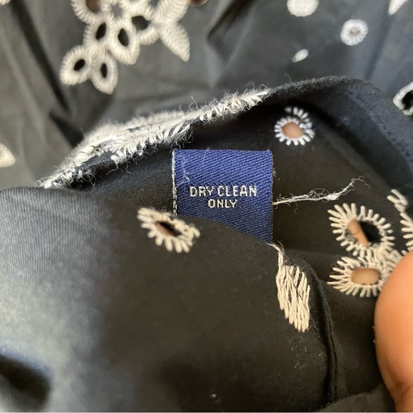Robert Graham Beautiful Black Cotton Embroidered Floral Eyelet Shirt L - Picture 8 of 9